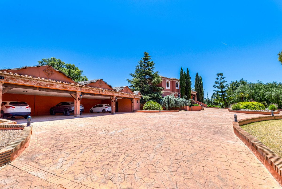 8 Bed Finca in Coín in Coín, Finca - Cortijo
