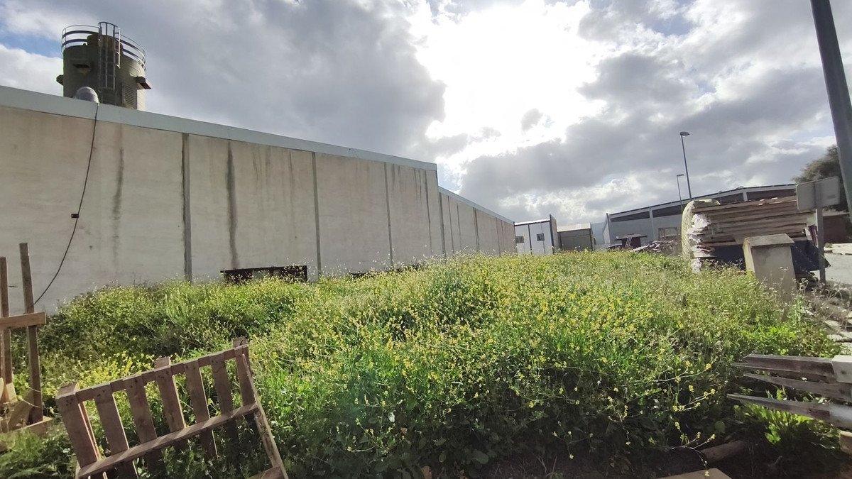 Commercial Plot in Coín في Coín, قطعة أرض تجارية