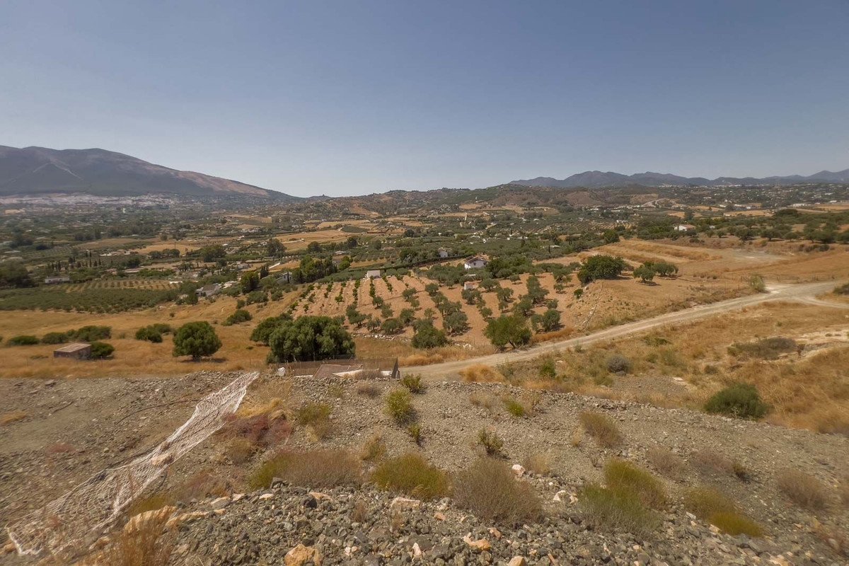 Residential Plot in Coín in Coín, Bouwgrond