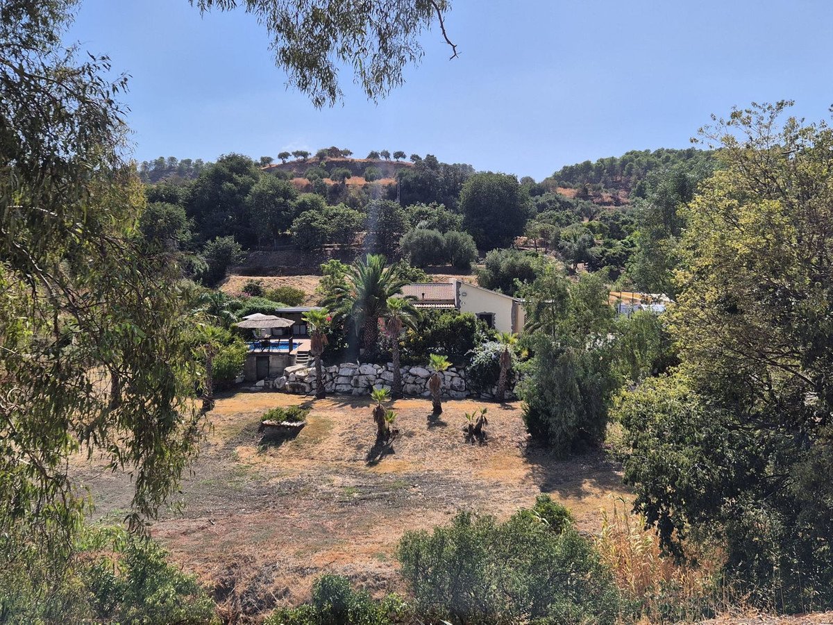 2 Bed فيلا مستقلة in Coín في Coín, فيلا منفصلة