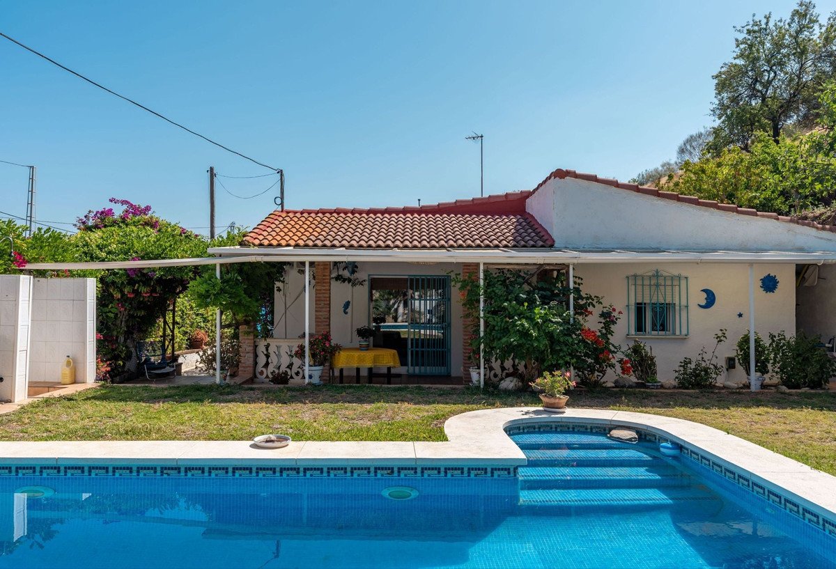 3 Bed Erillinen huvila in Coín kohteessa Coín, 