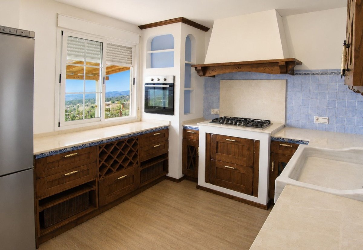 3 Bed Erillinen huvila in Coín kohteessa Coín, Erillinen huvila