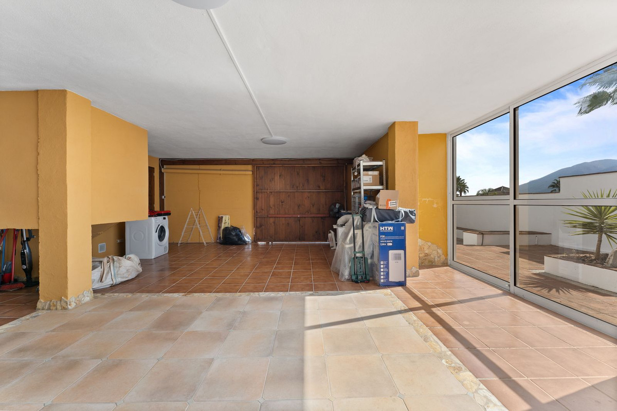 4 Bed فيلا مستقلة in Coín في Coín, فيلا منفصلة