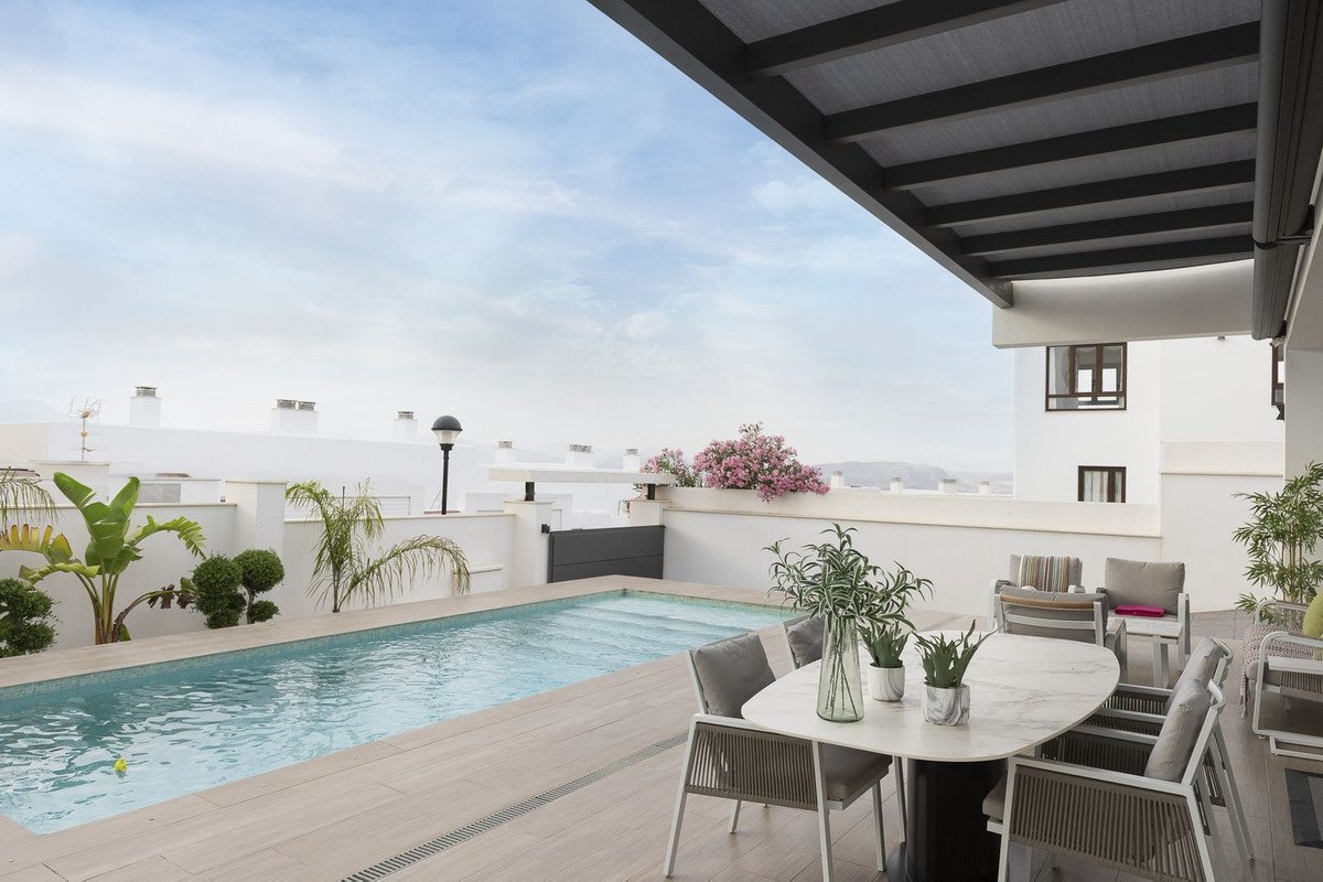 4 Bed فيلا مستقلة in Coín في Coín, فيلا منفصلة