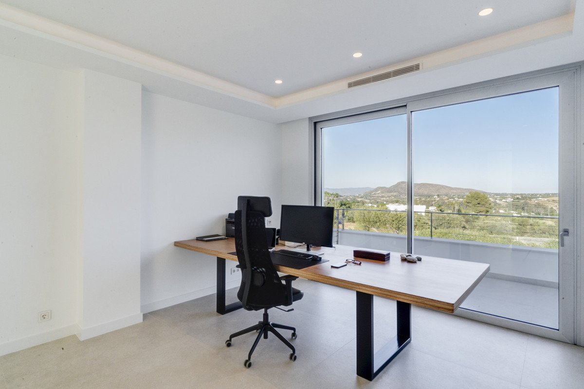 4 Bed فيلا مستقلة in Coín في Coín, 