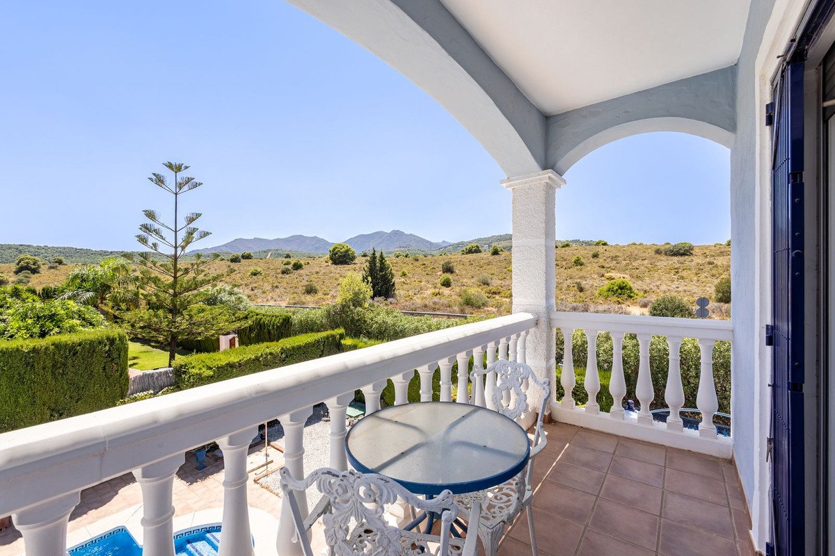 4 Bed Detached Villa in Coín in Coín, Detached Villa
