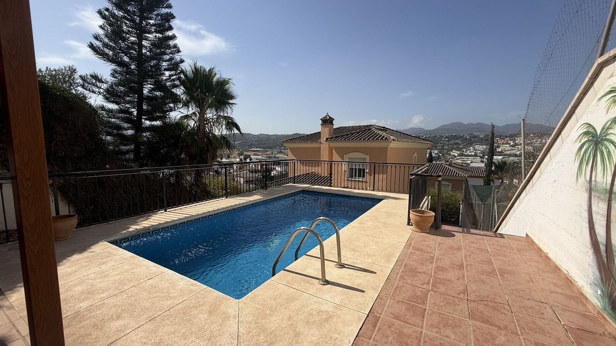 4 Bed Detached Villa in Coín in Coín, Detached Villa