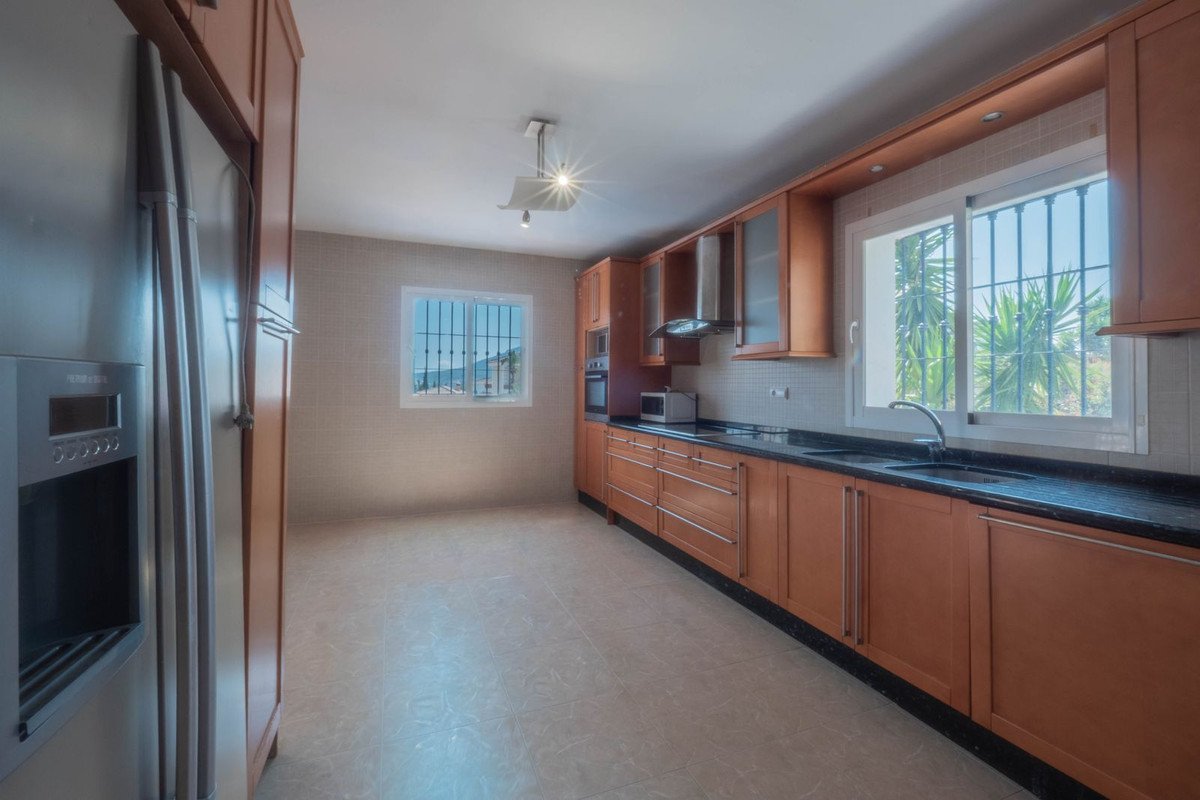 7 Bed Detached Villa in Coín in Coín, Detached Villa