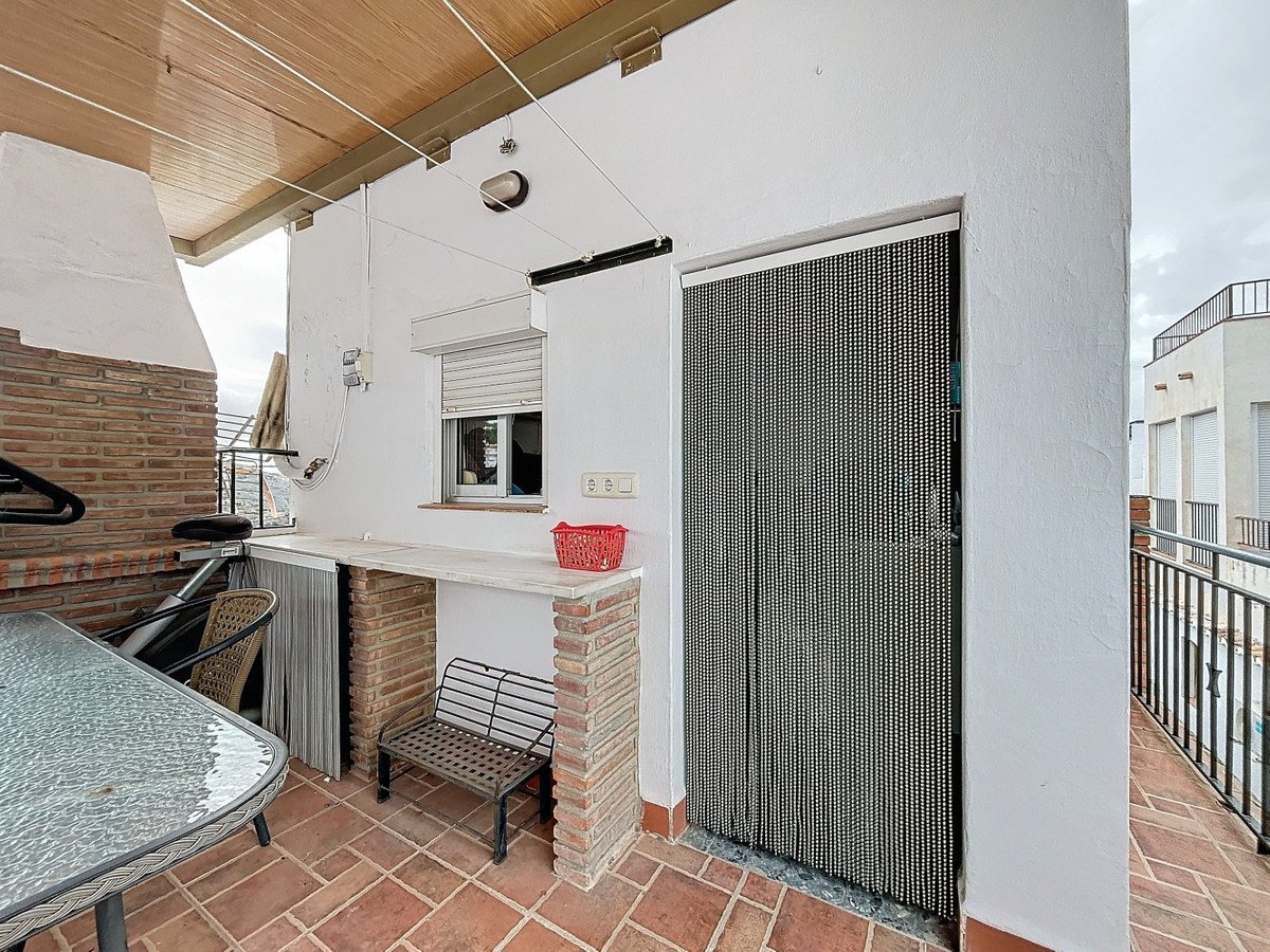 3 Bed Semi-Detached House in Cómpeta