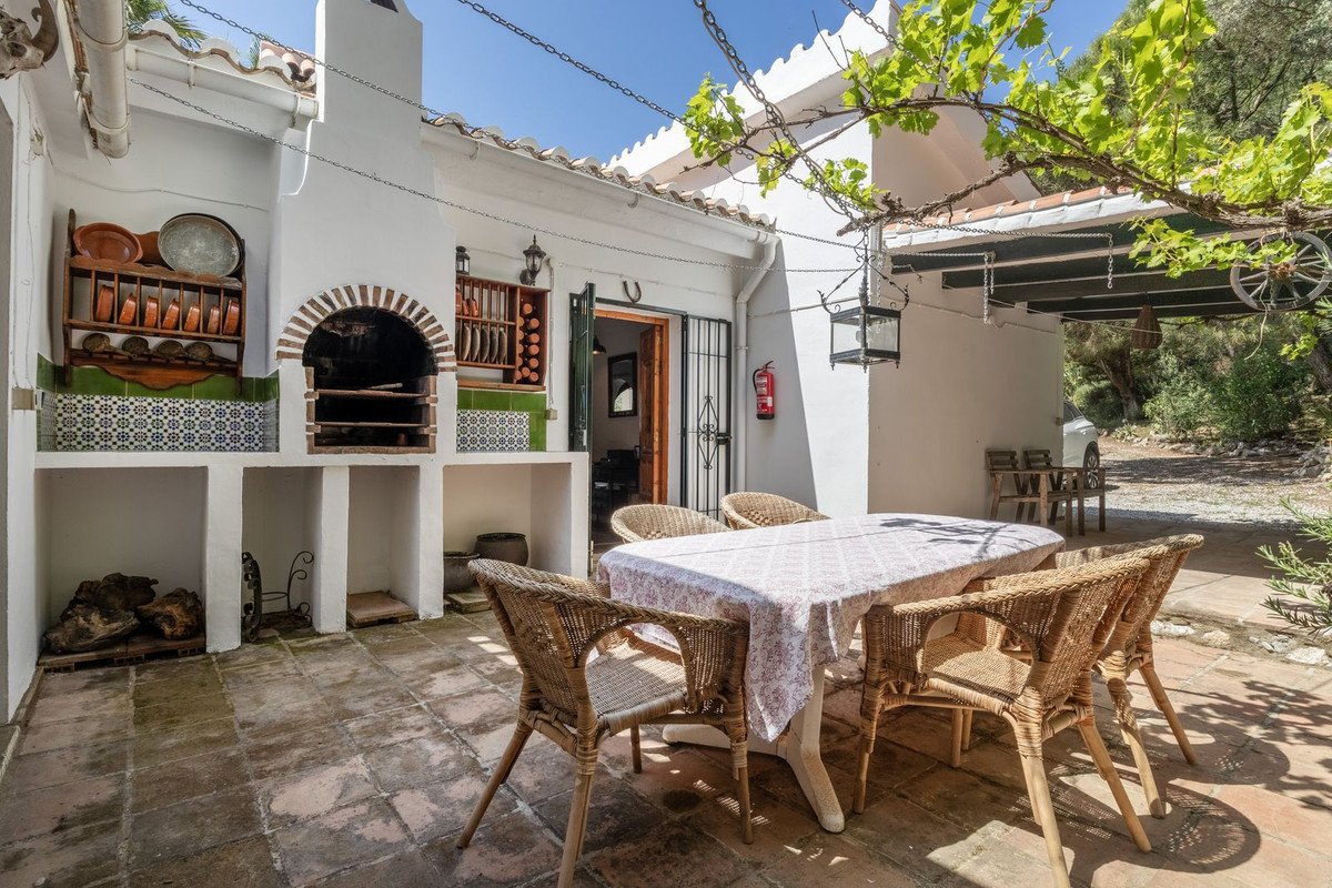 4 Bed Detached Villa in Cómpeta in Cómpeta — Detached Villa
