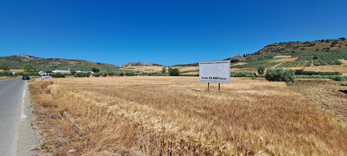 Bouwgrond te koop in Spanje met prachtig uitzicht op het landschap.