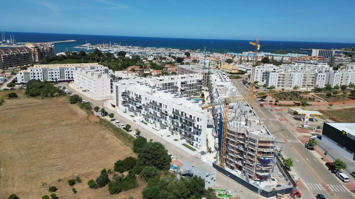  في Denia, عقار
