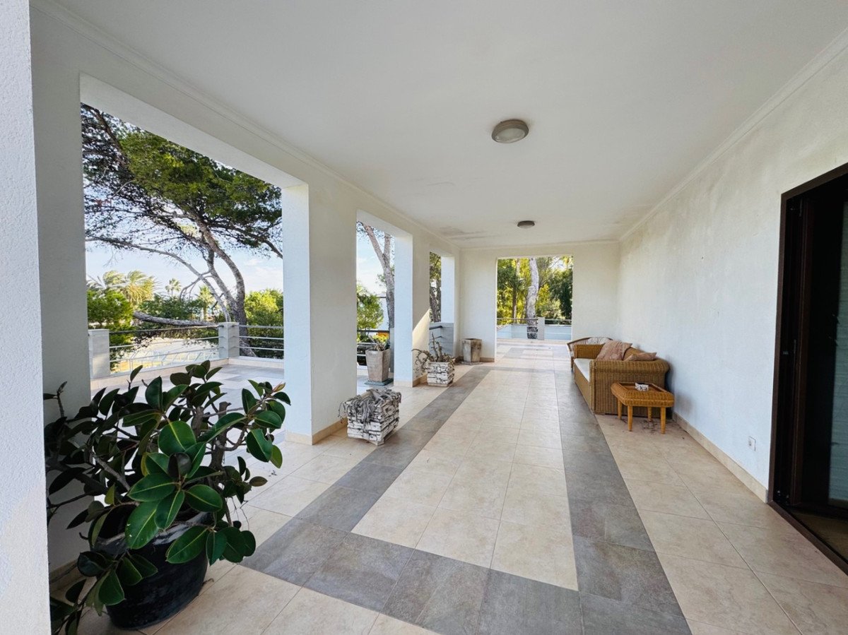 7 Bed Самостоятелна вила in Denia в Denia, 