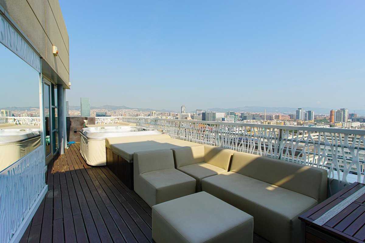 3 Bed بنتهاوس in Diagonal Mar في Diagonal Mar — 