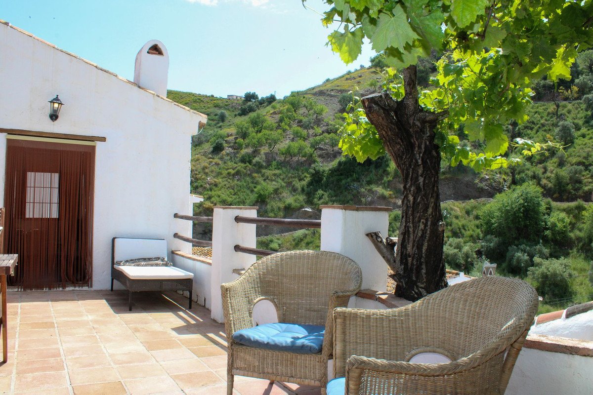 4 Bed Townhouse in Almachar in Almachar — Townhouse