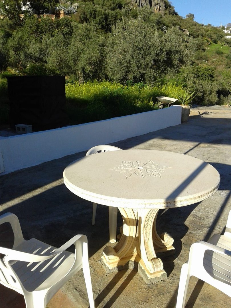 03 patio dining area
