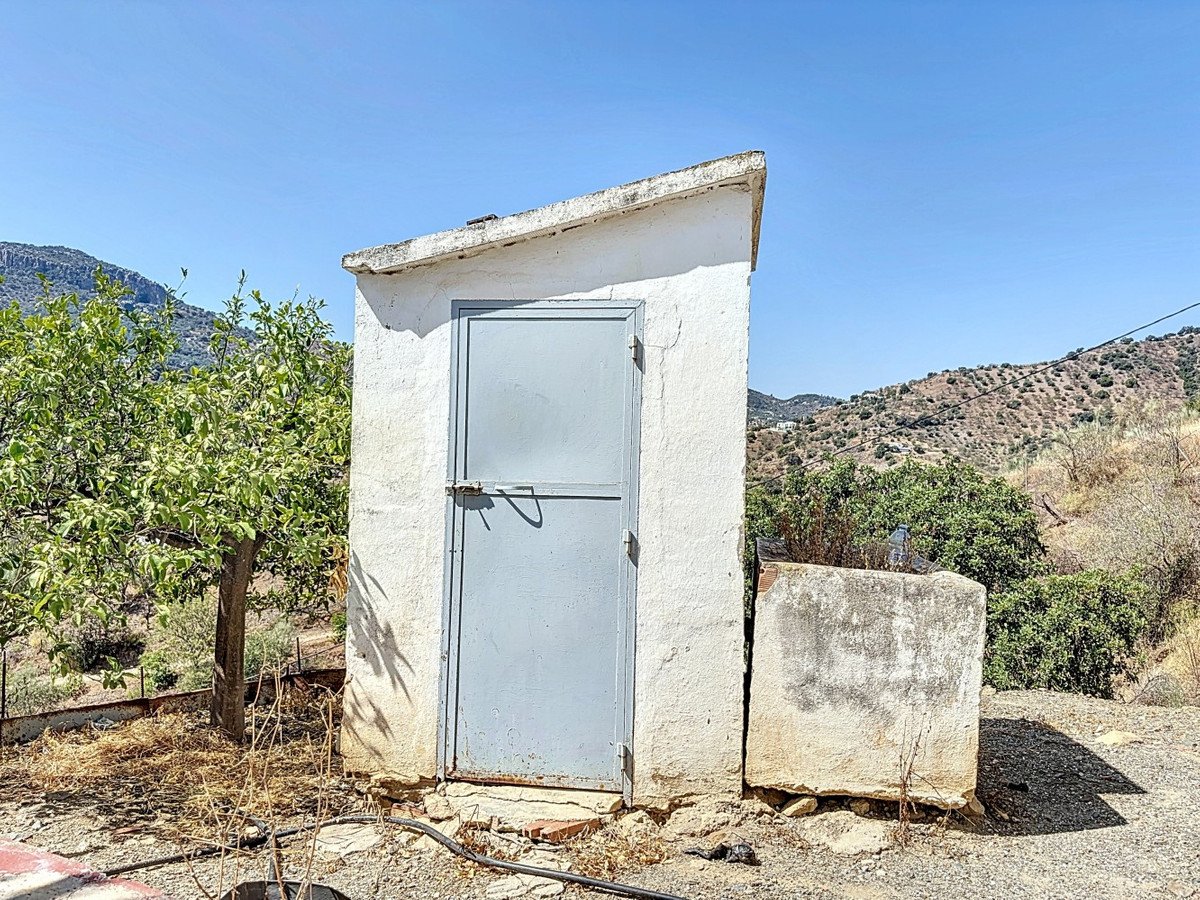  في Comares — عقار