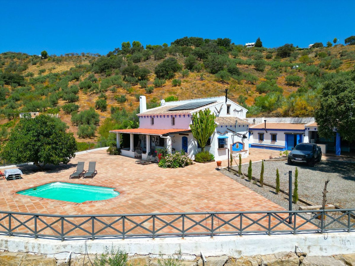 3 Bed Vrijstaande Villa in Riogordo