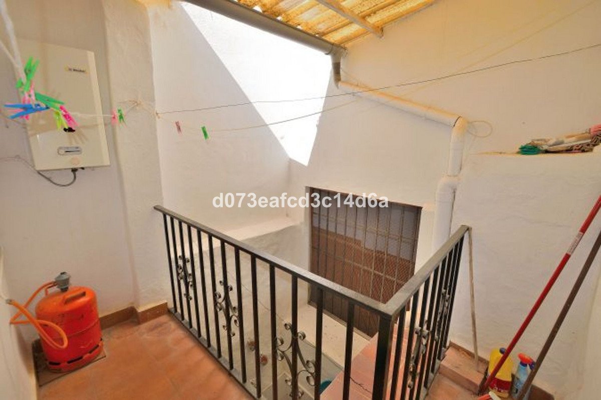 3 Bed Townhouse in Arriate in Arriate, Townhouse