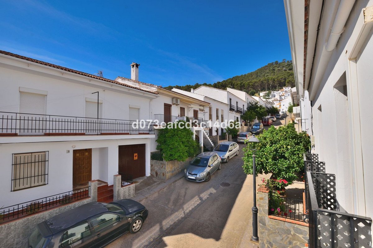 4 Bed بيت مدينة in Ronda في Ronda, 
