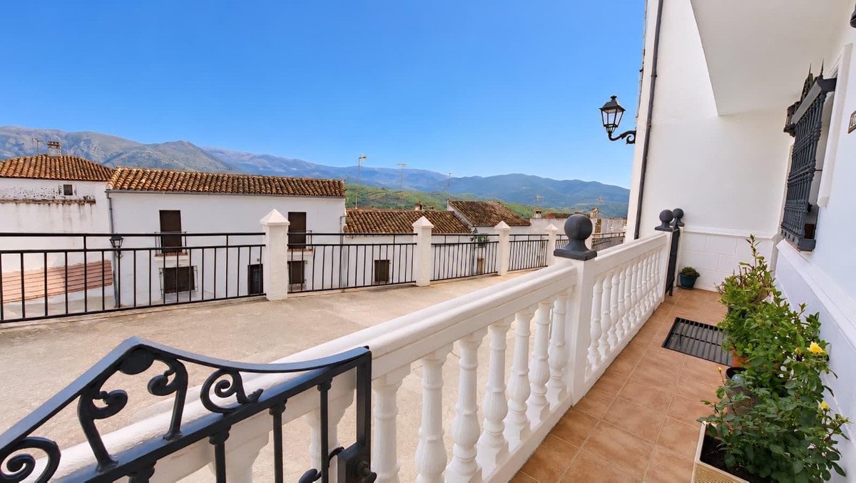 8 Bed بيت مدينة in Ronda في Ronda, منزل بلدي