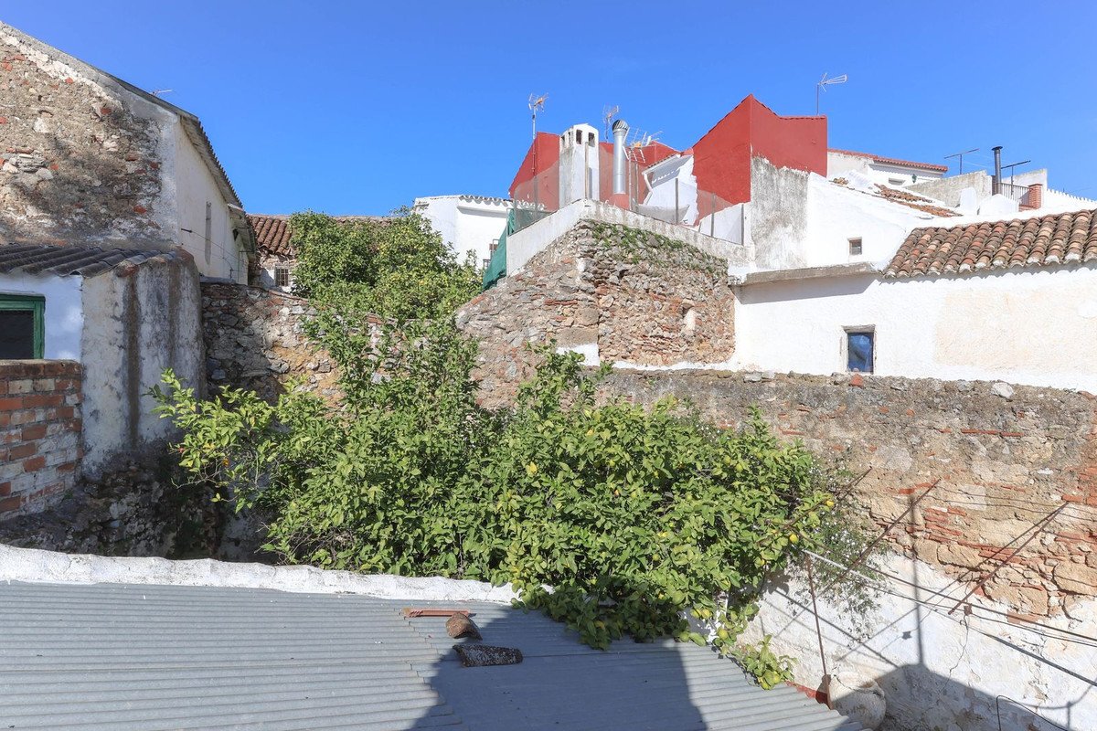 4 Bed Řadový dům in Yunquera v Yunquera, Řadový dům