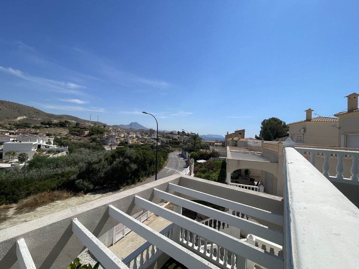 3 Bed Detached Villa in El Campello in El Campello, Detached Villa