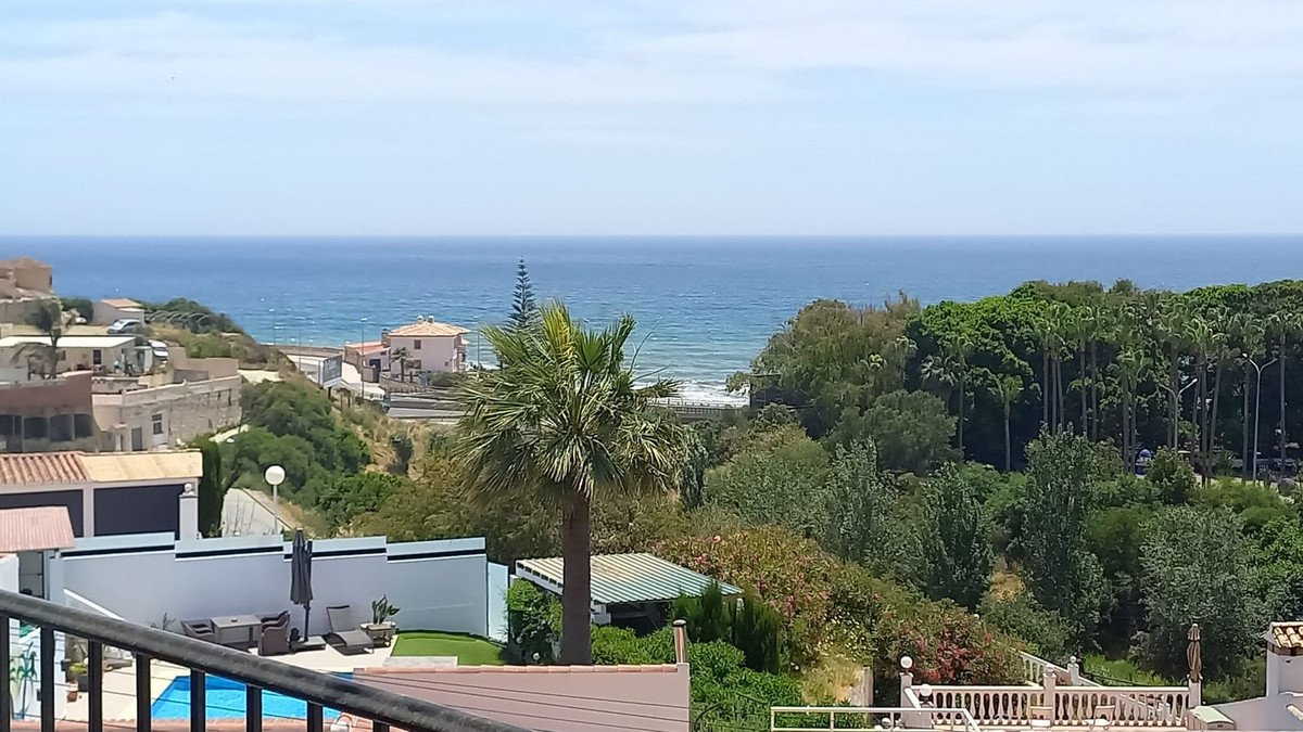 2 Bed Top Floor Apartment in El Faro in El Faro, Apartment