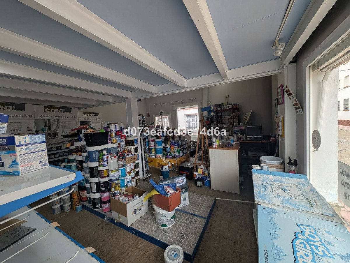 Commercial in Olvera في Olvera, 