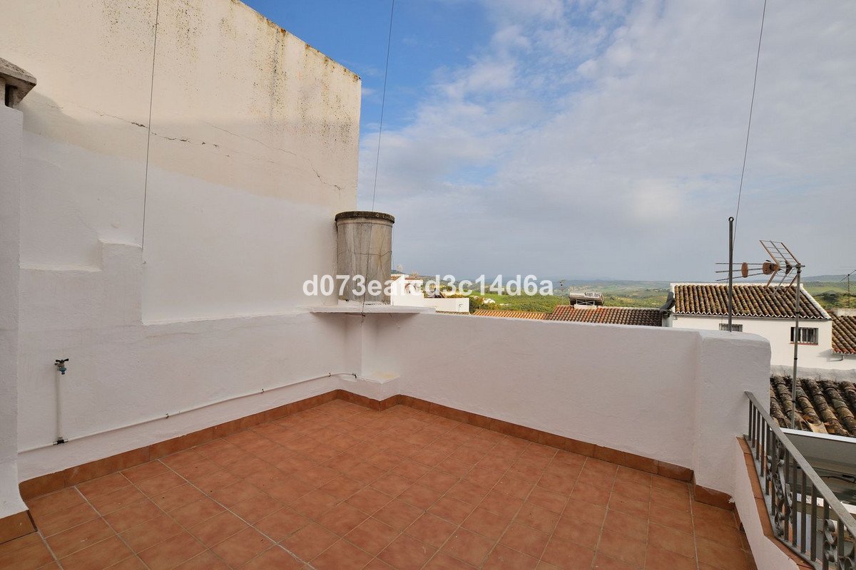 2 Bed بيت مدينة in Olvera في Olvera, منزل سكني