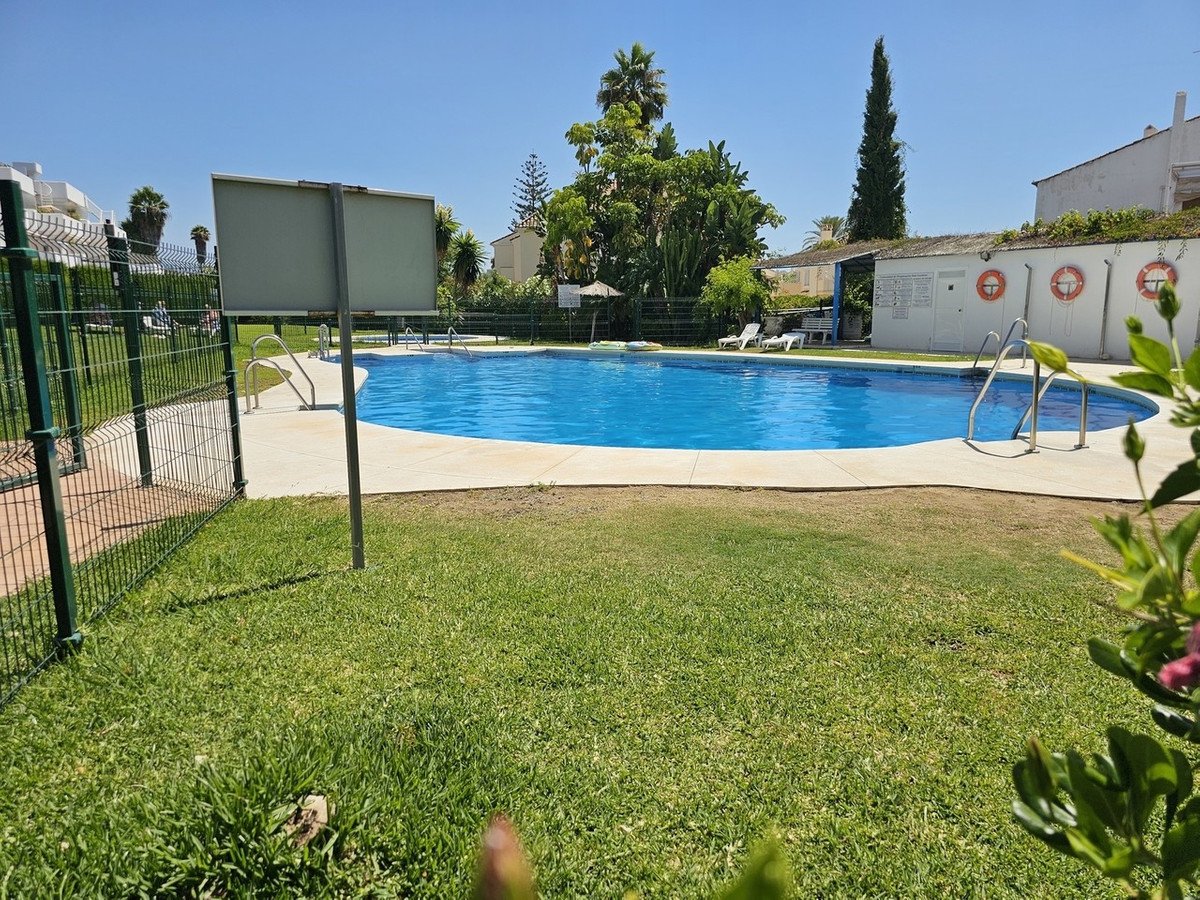 2 Bed Ground Floor Apartment in El Paraiso in El Paraiso, Apartment