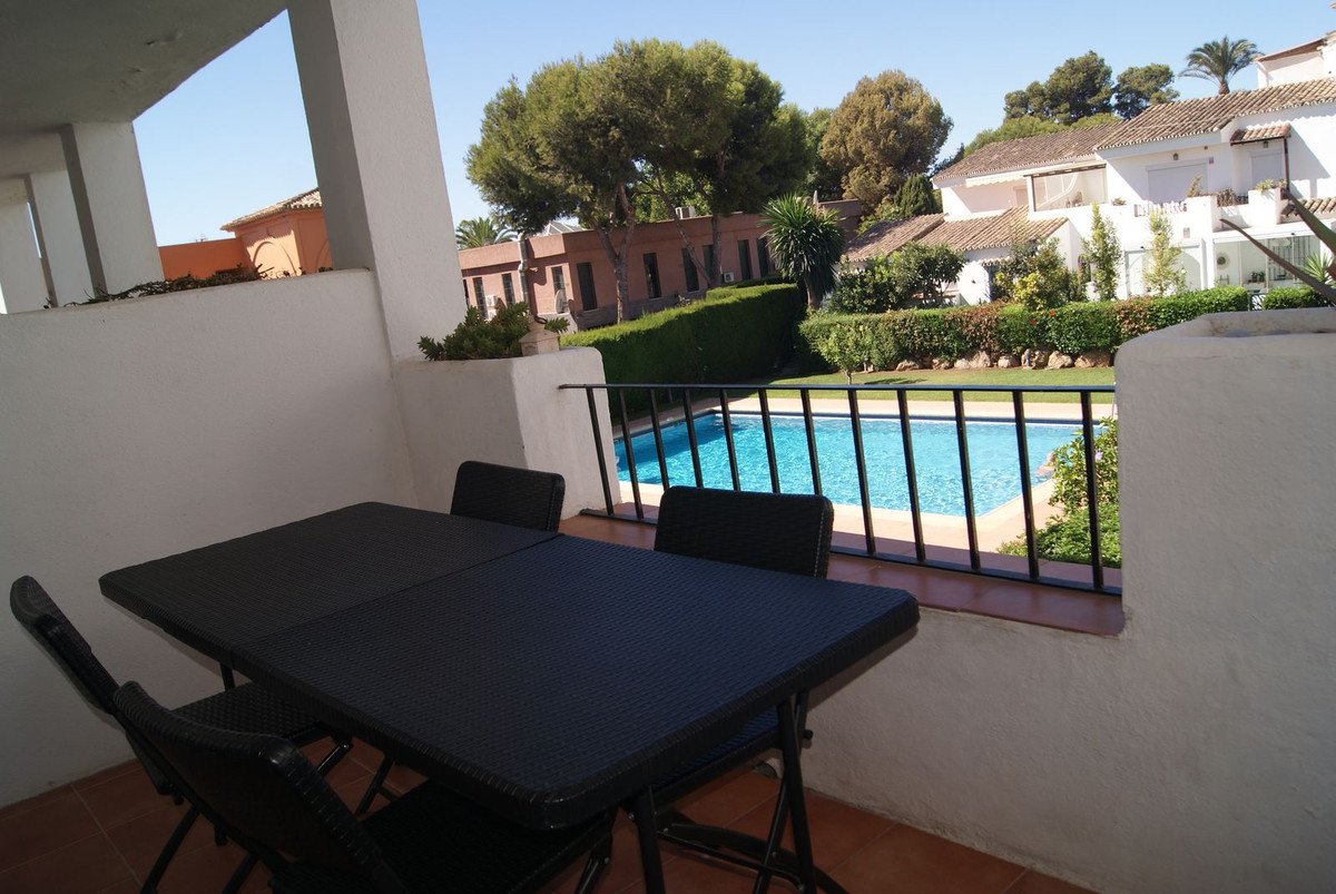 2 Bed Middle Floor Apartment in El Paraiso in El Paraiso, Apartment