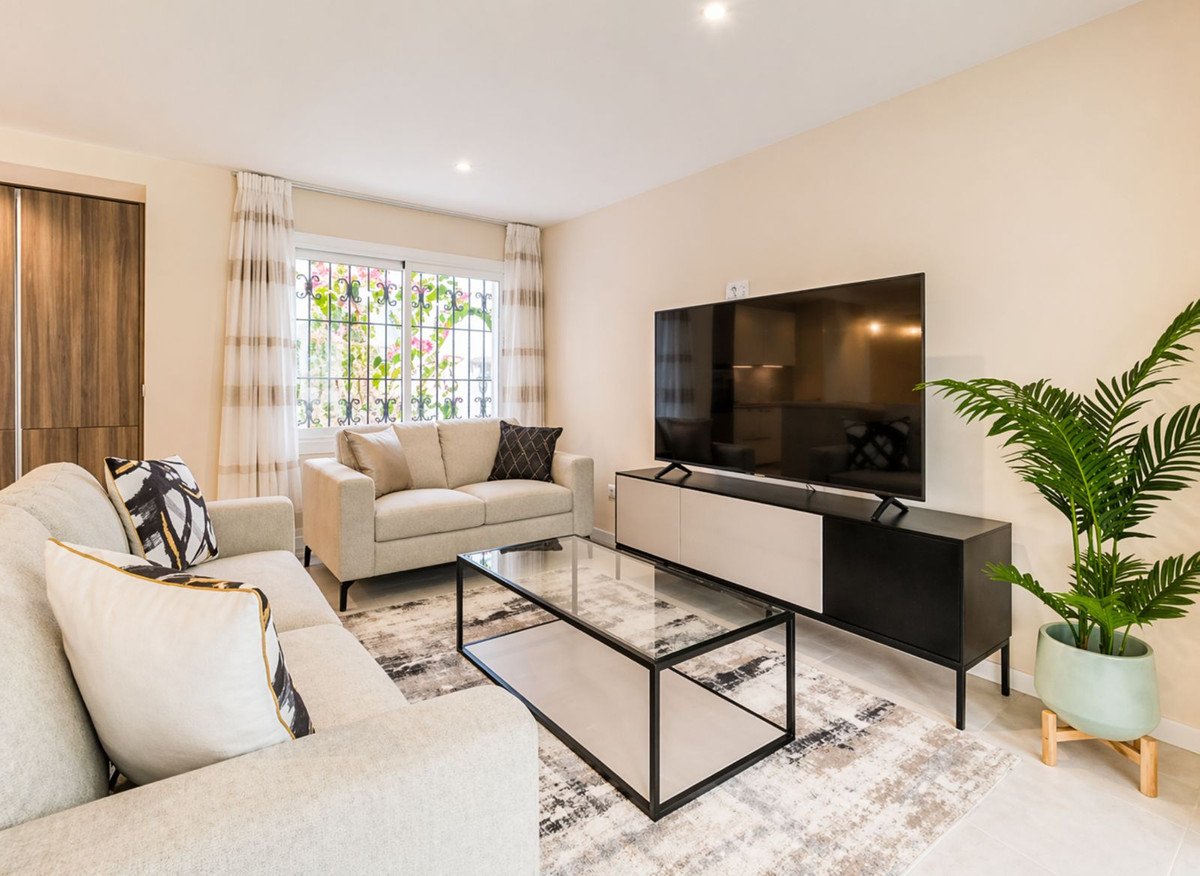 2 Bed Ground Floor Apartment in El Paraiso in El Paraiso, Apartment