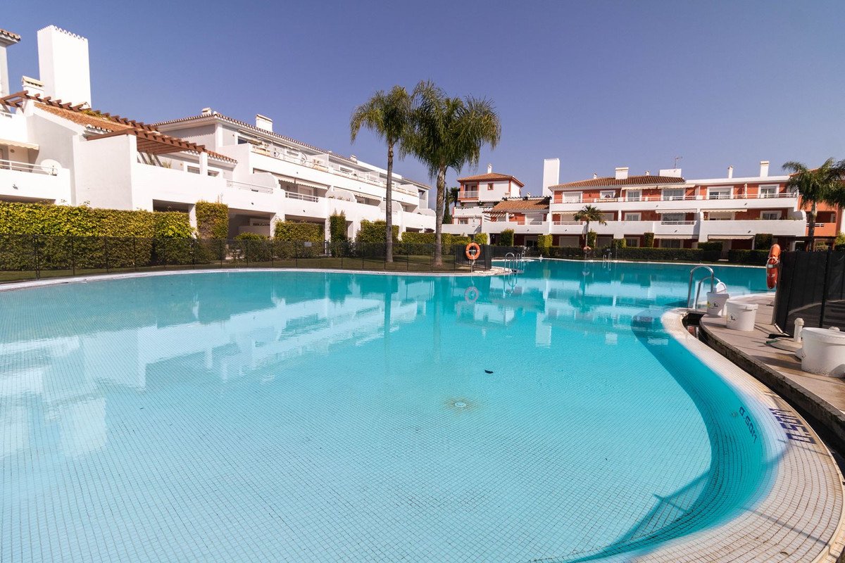 2 Bed Ground Floor Apartment in El Paraiso in El Paraiso, Apartment