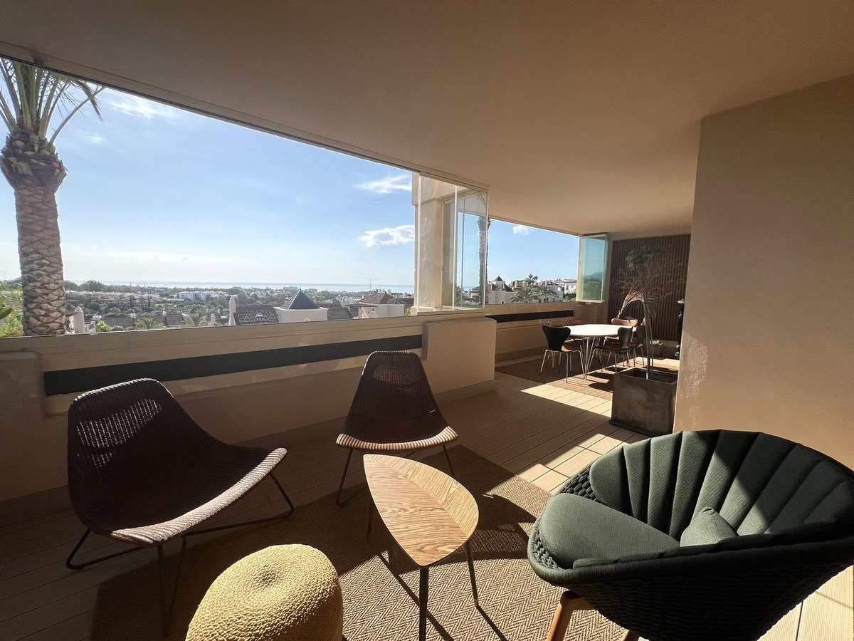 3 Bed Middle Floor Apartment in El Paraiso in El Paraiso — Apartment