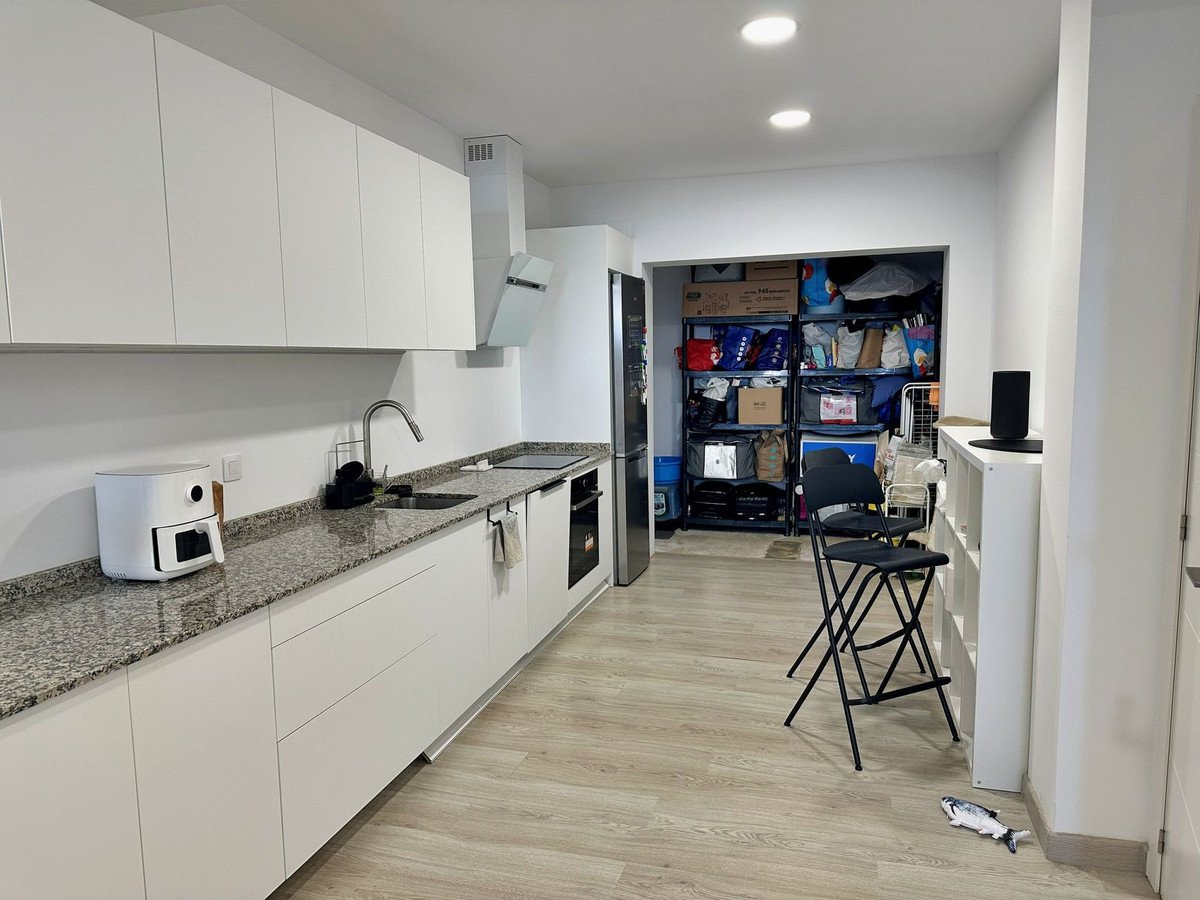 5 Bed Middle Floor Apartment in El Paraiso à El Paraiso — Appartement