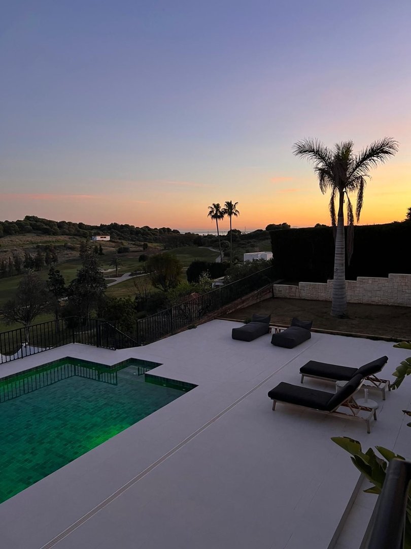 5 Bed Detached Villa in El Paraiso in El Paraiso, Detached Villa