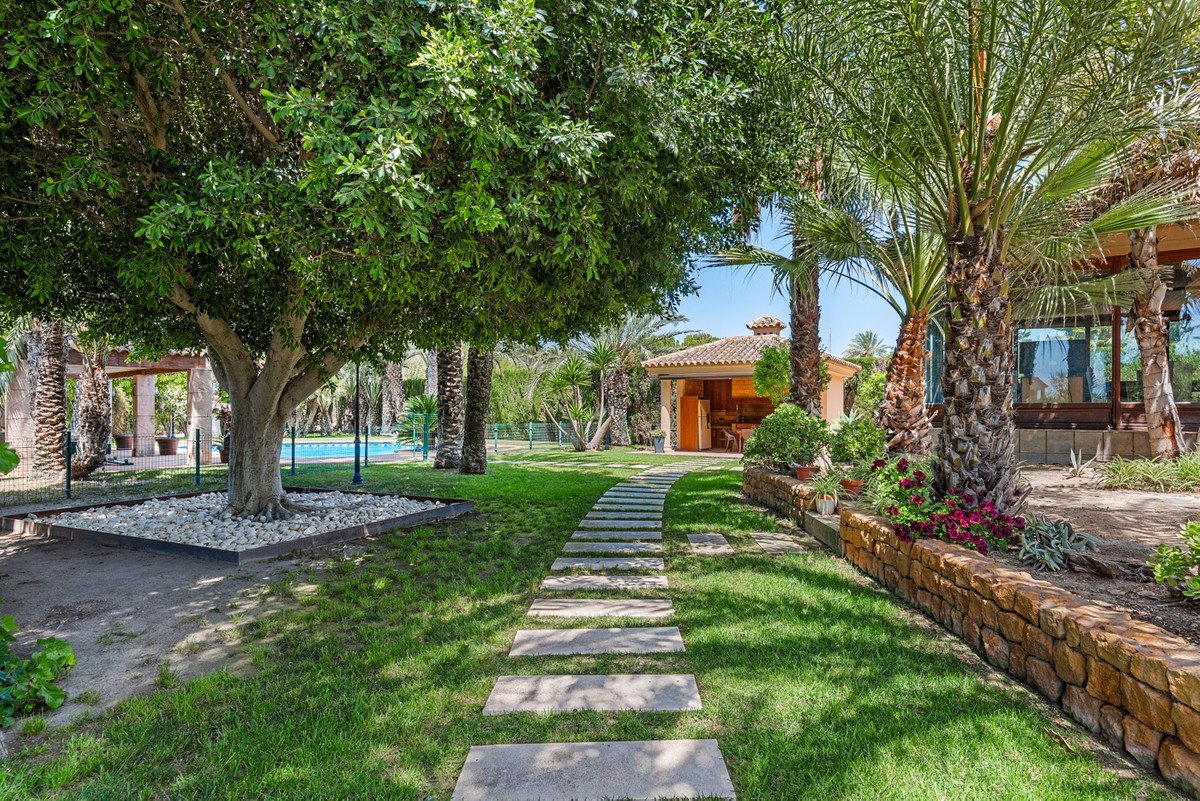 5 Bed فيلا مستقلة in Elche في Elche, فيلا منفصلة