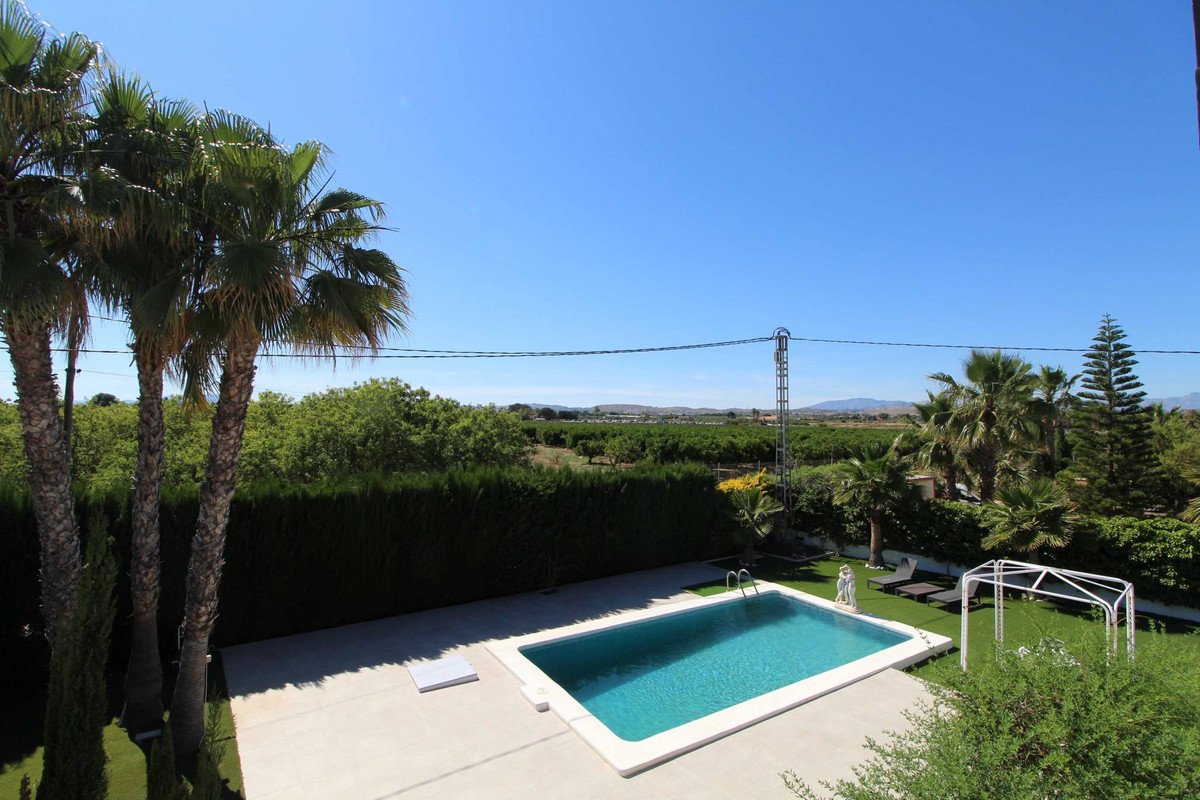 2 Bed Detached Villa in Elche in Elche, Detached Villa
