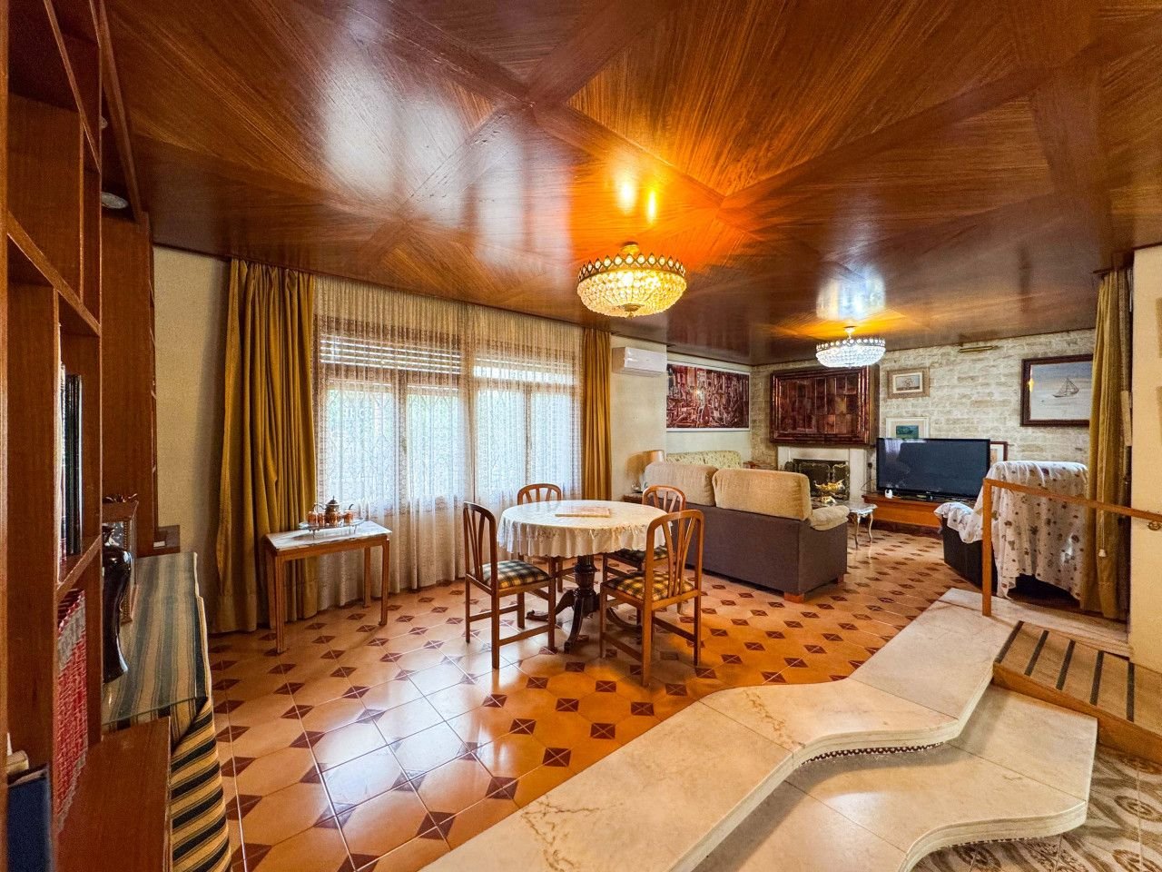 7 Bed فيلا مستقلة in Elda في Elda, فيلا منفصلة