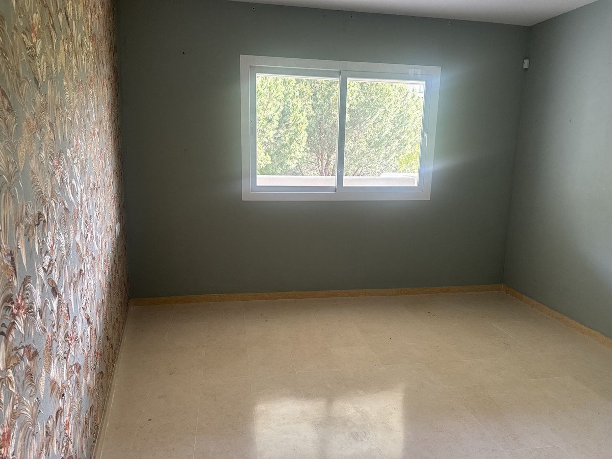 2 Bed Middle Floor Apartment in Elviria in Elviria — Apartment