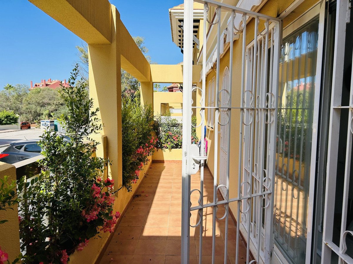2 Bed Ground Floor Apartment in Elviria in Elviria, Apartment