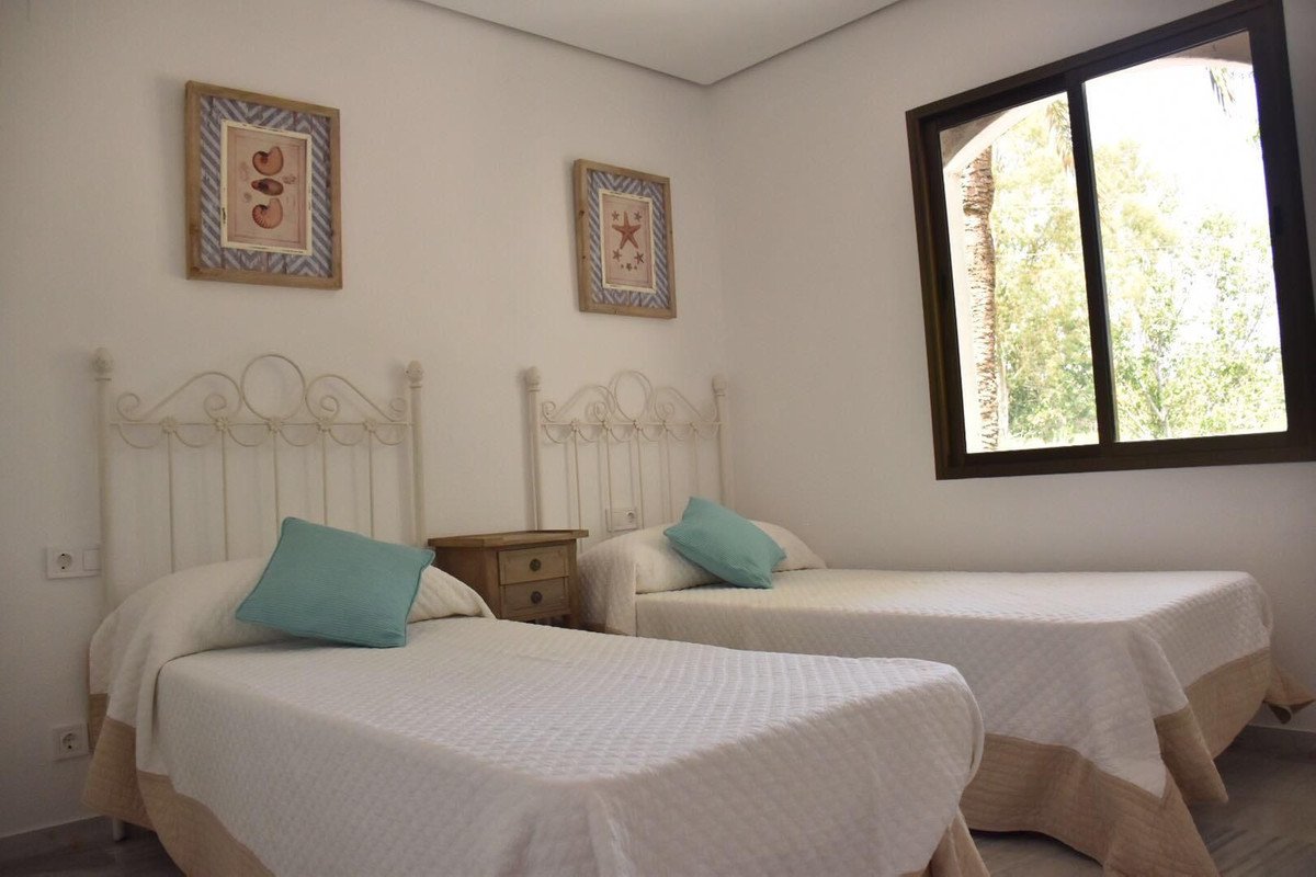 3 Bed Ground Floor Apartment in Elviria in Elviria, Apartment