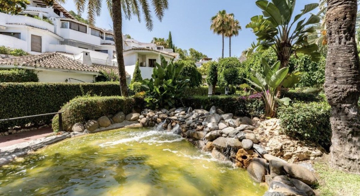 4 Bed Ground Floor Apartment in Elviria in Elviria, Apartment
