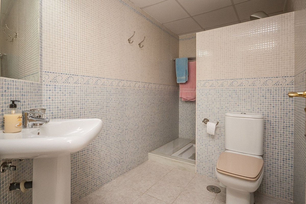 2 Bed Middle Floor Apartment in Elviria w Elviria — Apartament