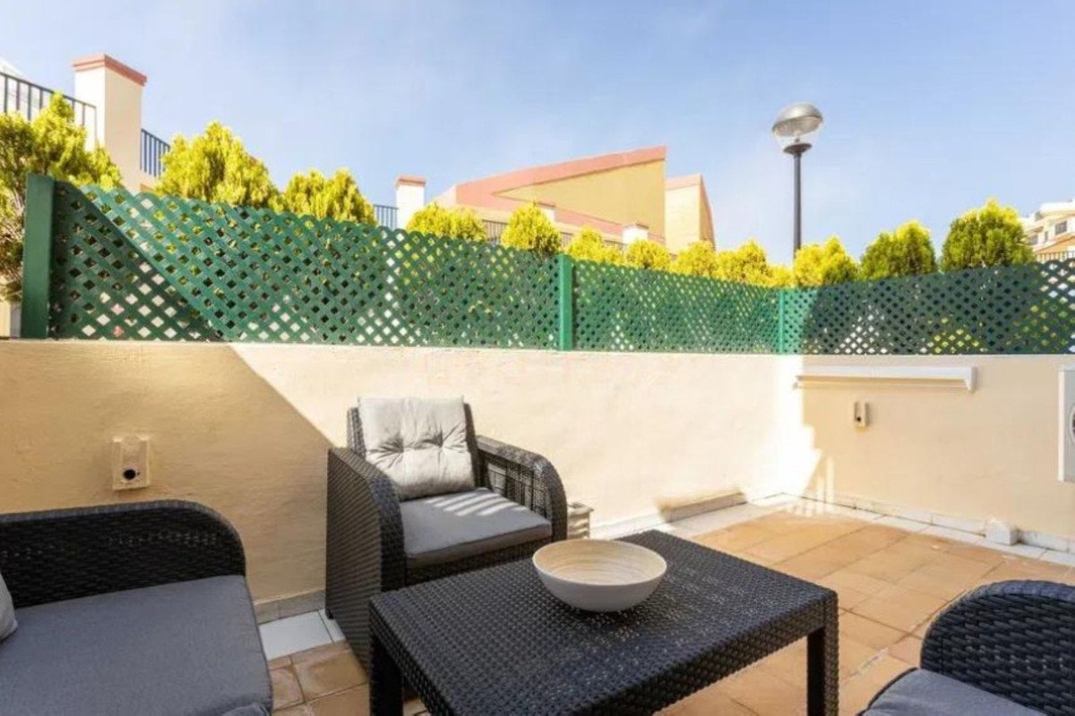 Middle Floor Studio in Elviria في Elviria — شقة استوديو