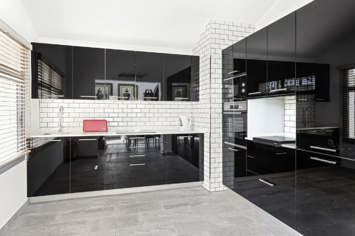 3 Bed Detached Villa in Elviria エリア Elviria — 戸建てヴィラ