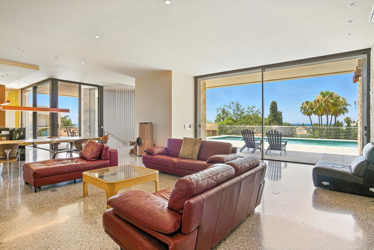 5 Bed Detached Villa in Elviria في Elviria — فيلا منفصلة