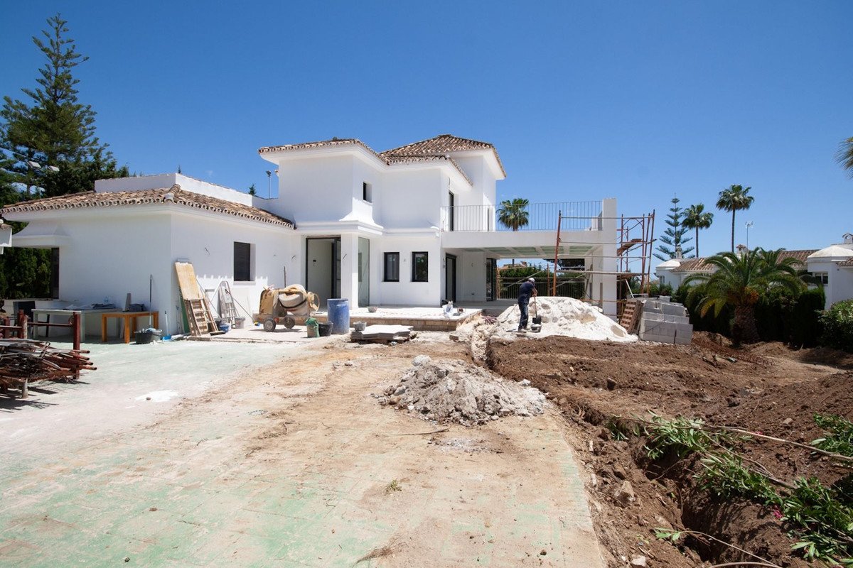 4 Bed Detached Villa in Elviria in Elviria — Detached Villa