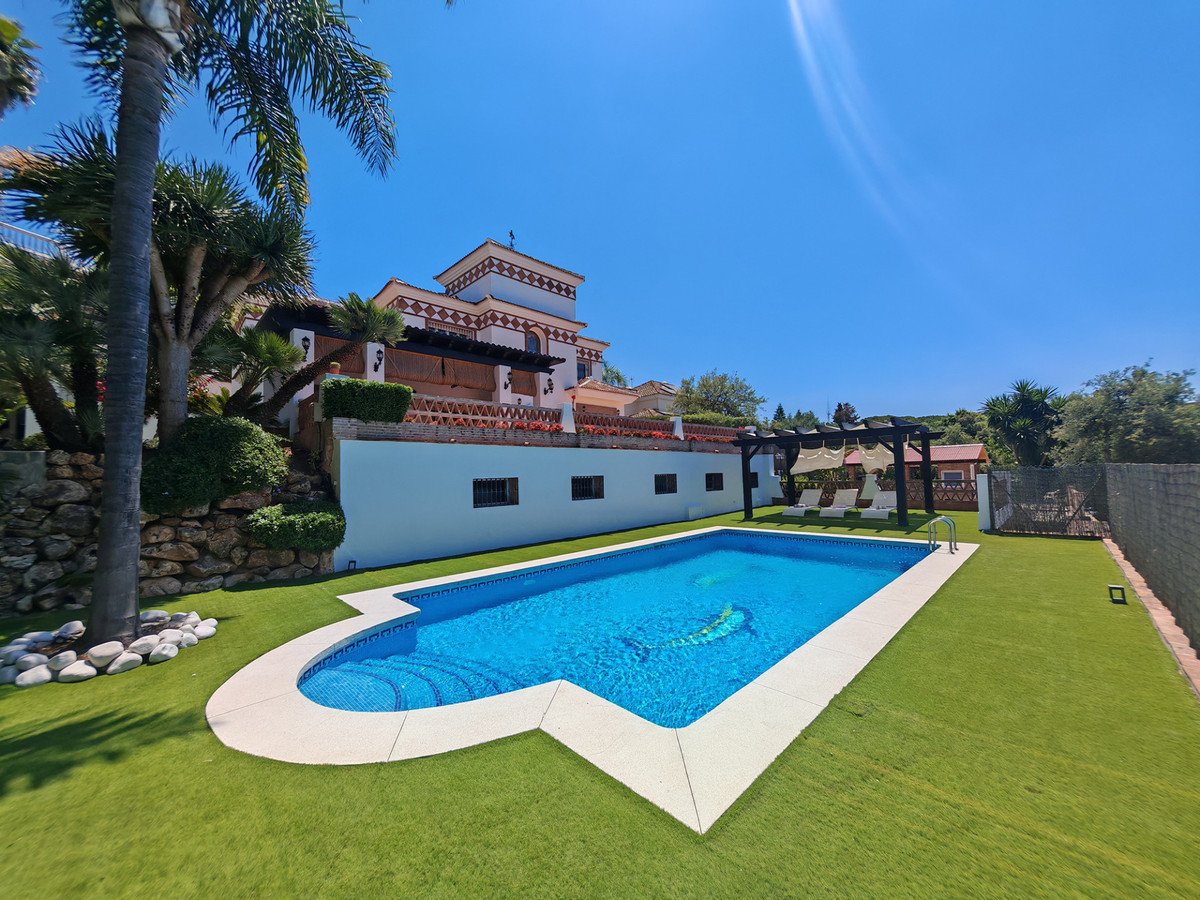 4 Bed Detached Villa in Elviria in Elviria, Detached Villa